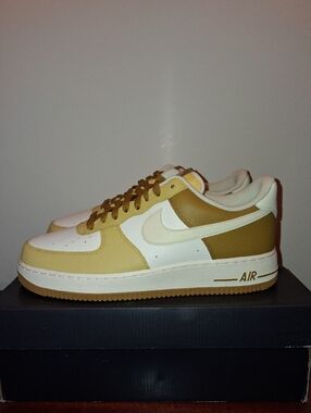SIZE 11M - NIKE AIR FORCE 1 LOW '07 , BRONZINE. BRAND NEW IN BOX.